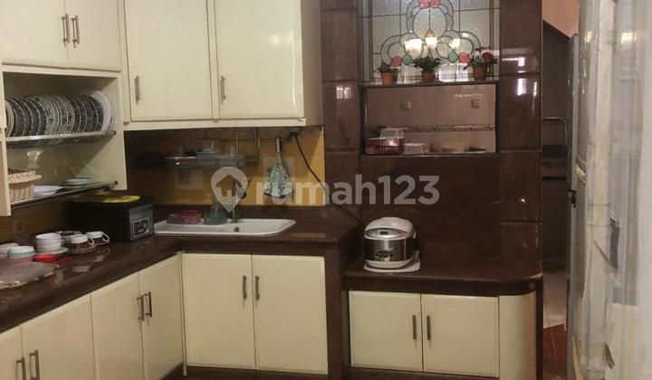 Rumah Darmo Baru Barat Surabaya Lebar 12m 2