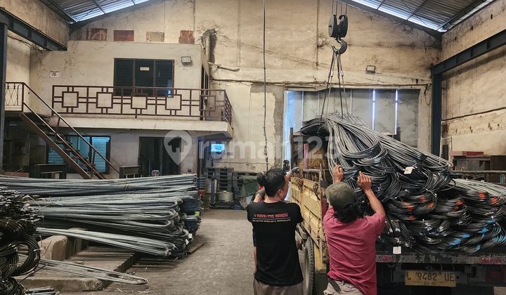 Selling Large Warehouse in Bambe Near Surabaya with Crane & 40ft Container Access