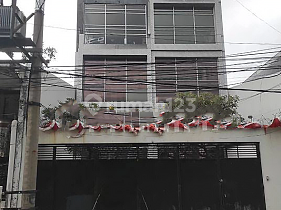 For Sale: 5-Storey Office Building on Raya Kedung Cowek Street, Surabaya, Ready to Use. 1