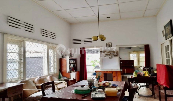 Rumah Kolonial Tengah Kota Surabaya Stratregis Masih Baguss di Jalan Bawean 2