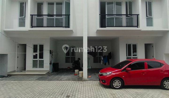 Rumah 2 Lantai Terbaik dan Termurah Dekat Tol Jatiwaringin Luas 2