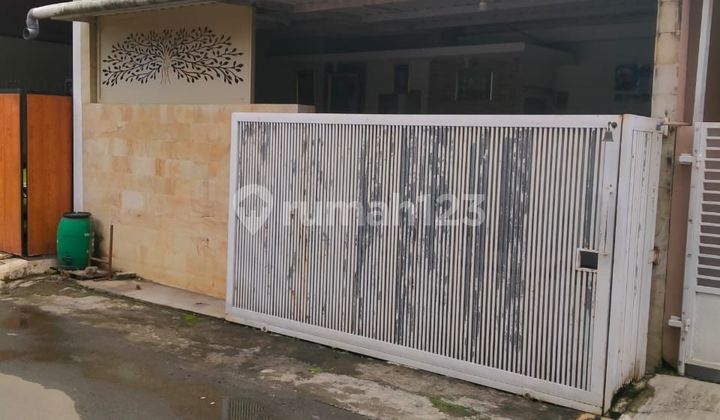 Rumah 1.5 Lantai Dalam Komplek Tanah Luas Dekat Tol Termurah