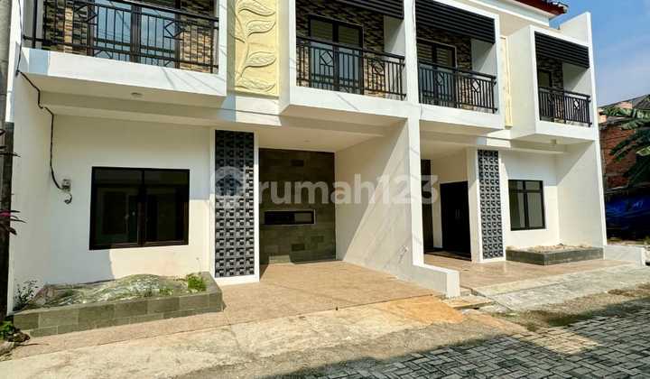 Rent House in a Cluster in Gandul, Cinere, Steps Away to Pondok Labu and Desari Toll Gate