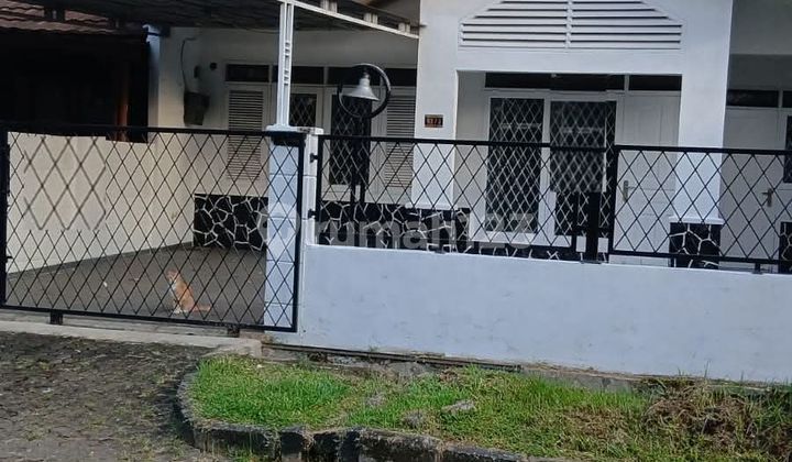 For Rent: 1-Story Renovated House in Graha Cinere Complex For Rent: 1-Story Renovated House in Graha Cinere Complex