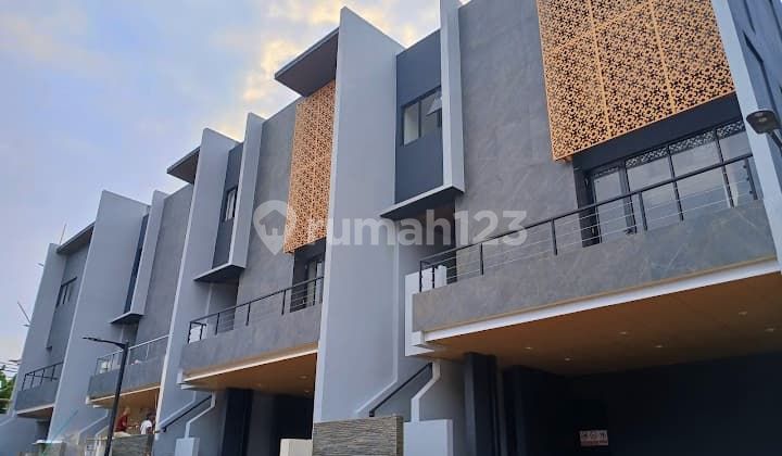 Rumah Mewah Di Permata Hijau Kebayoran Lama 10 Menit Ke BLOK M 