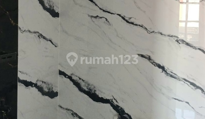 kamar mandi rumah  3 lantai jagakarsa jakarta