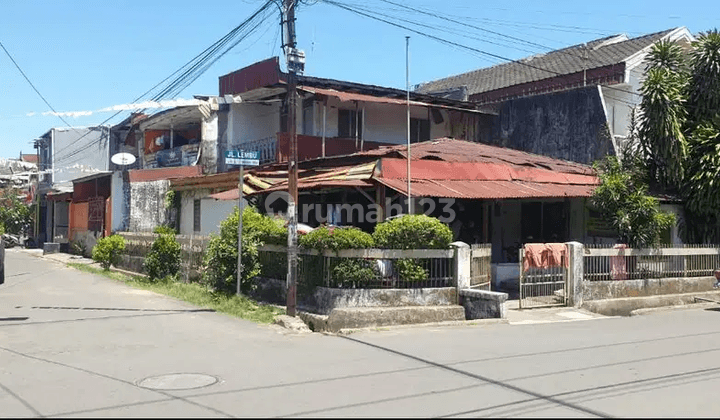 Rumah Tua Sudut Tengah Kota Makassar Jl. Domba Dan Jl. Lembu. Uk. 12,7 X 15 2