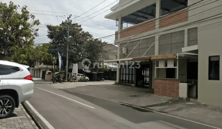 Rumah Luas Tengah Kota Jalan Timah Pelita Panakkukang 15x20 3