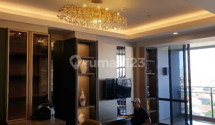 Apartemen Mewah Sudirman31 Suite. Premium Furnish. Private Lift. 3 BR Apartemen Mewah Sudirman31 Suite. Premium Furnish. Private Lift. 3 BR