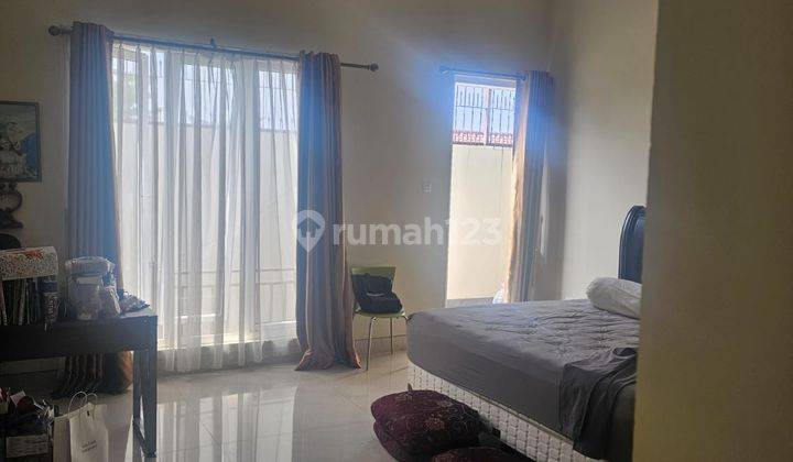 RUMAH MEWAH PUSAT KOTA MAKASSAR. 11x18. SIAP HUNI. 2 LANTAI. 4 KAMAR TIDUR.  2