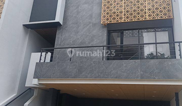 Rumah Mewah Dalam Town House Ada Pool Jalan Raya Permata Hijau  1