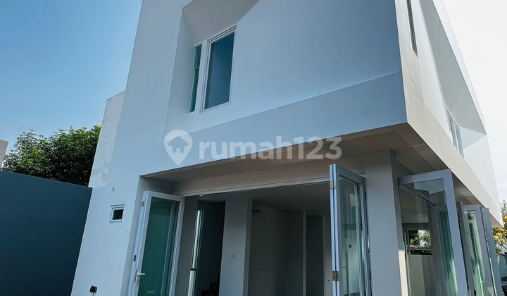 Rumah Dijual Brand New Dalam Cluster Lebak Bulus Jakarta Selatan
