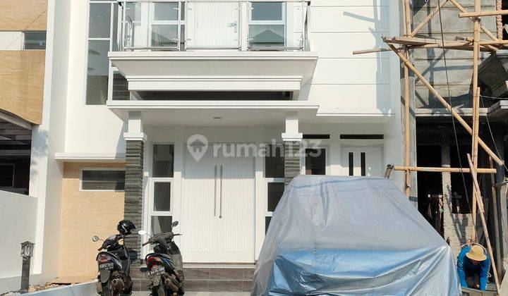 Rumah Mewah Murah 2 Lantai Pondok Labu Strategis Dekat Pintu Tol 1