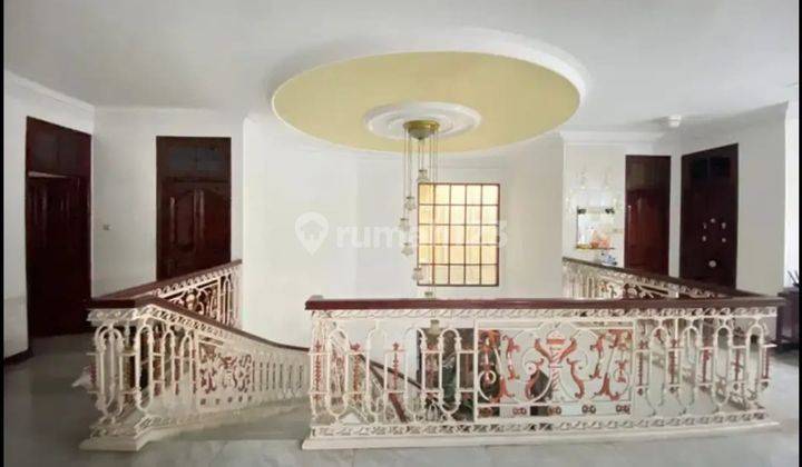 RUMAH DIJUAL DI BAWAH PASAR DI PANGLIMA POLIM PINGGIR JALAN  3