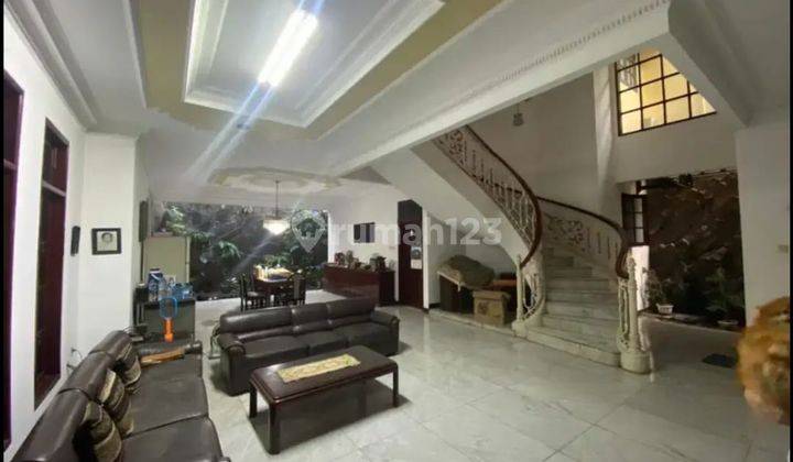 RUMAH DIJUAL DI BAWAH PASAR DI PANGLIMA POLIM PINGGIR JALAN  2