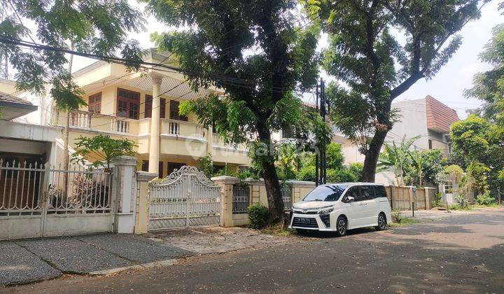 RUMAH DIJUAL DI BAWAH PASAR DI PANGLIMA POLIM PINGGIR JALAN  1