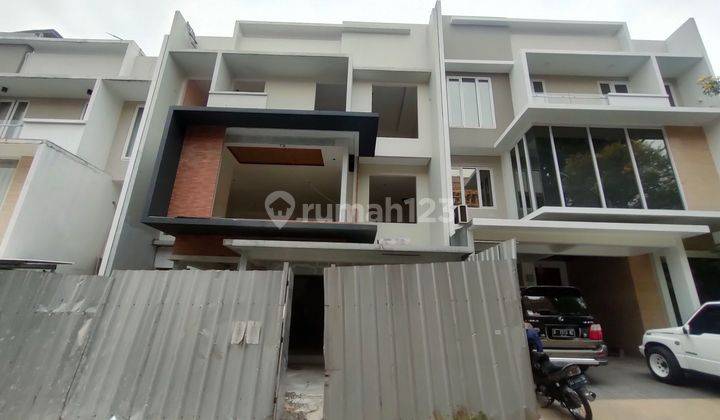 RUMAH MEWAH DALAM CLUSTER DI KEMANG AREA FASILITAS PRIVATE POOL 1