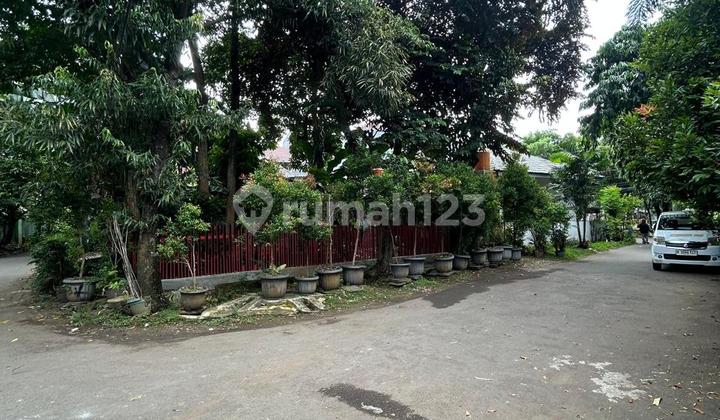 RUMAH TUA HITUNG TANAH HOOK DI PASAR MINGGU JAKARTA SELATAN
