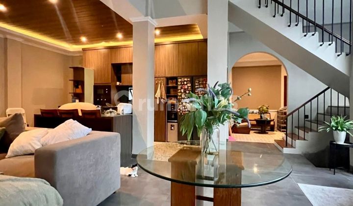 Rumah Dijual Modern Tropis Nempel Lebak Bulus Dekat MRT 2