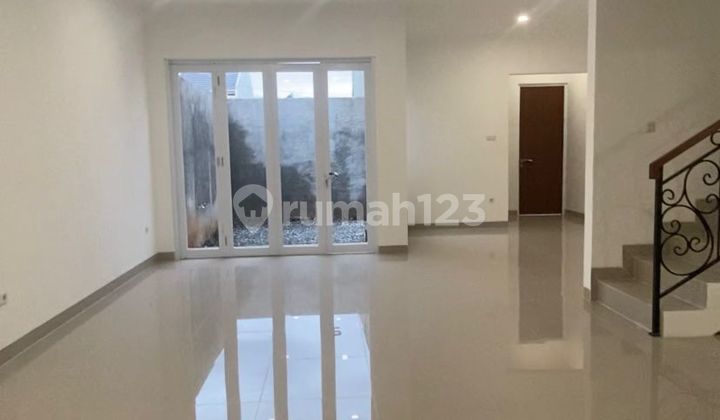 Cheap House for Sale in Pejaten Near The Park Mall Pejaten 2