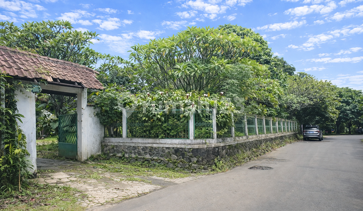 Land for Sale with Bonus House in Cirendeu, South Tangerang, Near MRT Lebak Bulus Land for Sale with Bonus House in Cirendeu, South Tangerang, Near MRT Lebak Bulus
