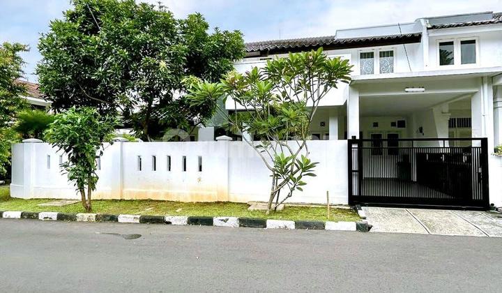 Luxury Hook House Ready to Occupy in Karang Tengah Lebak Bulus
