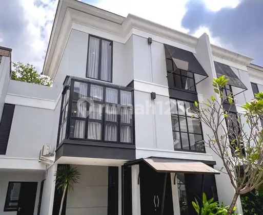 Rumah Mewah The Residence Jeruk Purut Jakarta Selatan