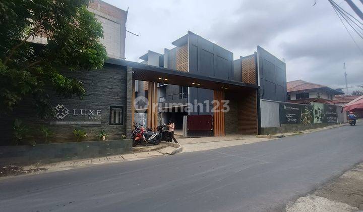 Rumah Mewah Dalam Town House Ada Pool Jalan Raya Permata Hijau  2