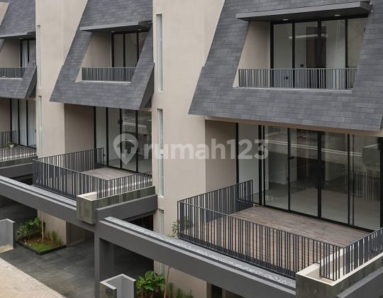 RUMAH DIJUAL DI LEBAK BULUS CLUSTER CAVANA BRAND NEW DEKAT MRT 