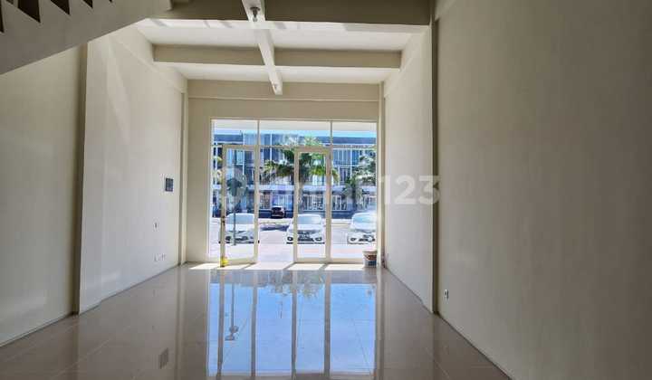 Ruko 3 Lantai Disewakan di Northwest - Area Strategis, Siap Digunakan Maret 2026