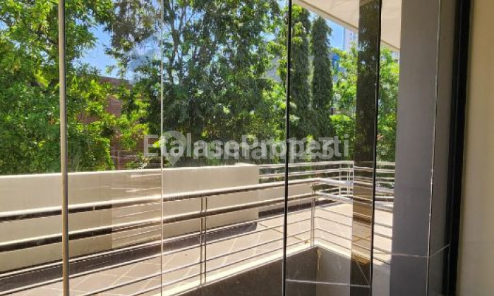 Bangunan 2 Lantai, Jantung Kota Surabaya