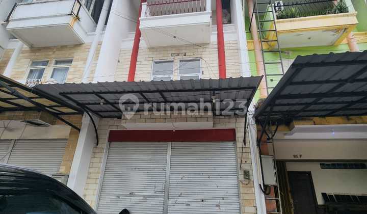 For Rent 3-Story Shop House in Manyar Kertoadi - Ready to Use for Business