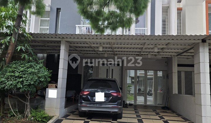 Rumah Dekat Kolam Renang Mewah Rapi Siap Huni di Summarecon Bekasi