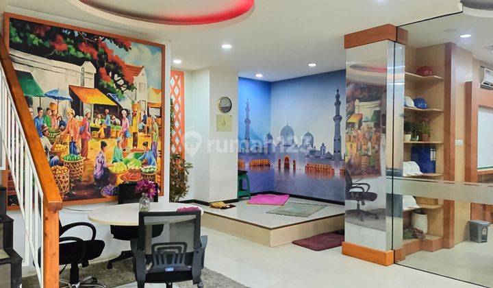 Ruko Gandeng 4 Lantai Siap Untuk Kantor Full Renovasi Semi Furnished di Harapan Indah Harga Nego

 1