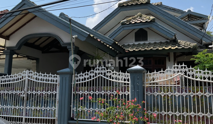 Rumah 2 Lantai, Nyaman Dan Luas Di Taman Harapan Baru Bekasi Rumah 2 Lantai, Nyaman Dan Luas Di Taman Harapan Baru Bekasi