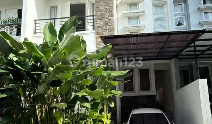 For Sale Comfortable House in Ciracas East Jakarta