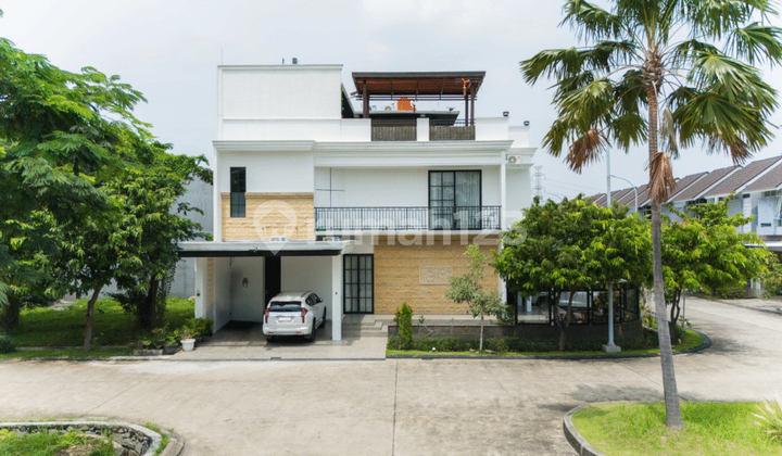 Luxury House Hook Available Rooftop On 3rd Floor In Harapan Indah Bekasi Cluster