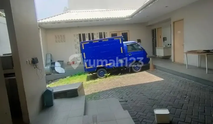 Ready-to-Use Shop House - Highly Strategic Location 2