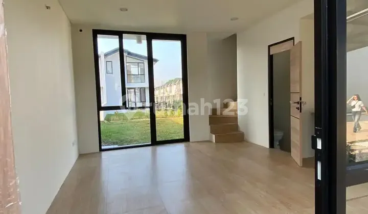 Minimalist 2-Storey House Perfect for Young Couples in Upfront Waterfront Cikarang Cluster 2