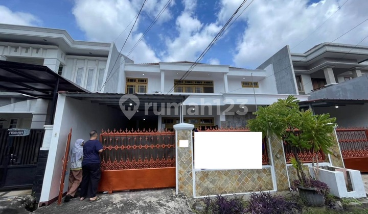 Rumah 2 Lantai di Komplek Perumahan Pondok Bambu Jakarta Timur Rumah 2 Lantai di Komplek Perumahan Pondok Bambu Jakarta Timur