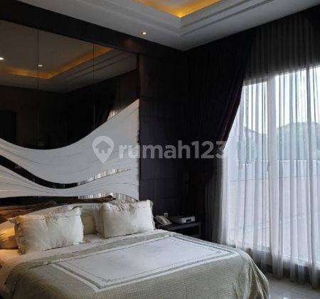 Rumah 2 Lantai Bagus Semi Furnished SHM di Bukit Golf 2