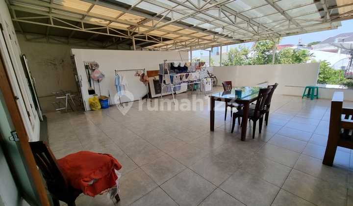 Rumah 2 Lantai Hook Bagus SHM di Darmo Baru Barat, Surabaya 2