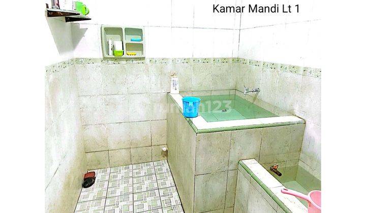 Dijual Rumah 2 Lantai SHM di Jl. Raya Dukuh Kupang, Surabaya 2