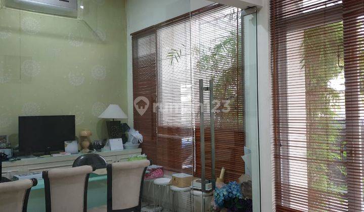 Rumah  Cepat Bagus Furnished SHM di Villa Valensia, Surabaya