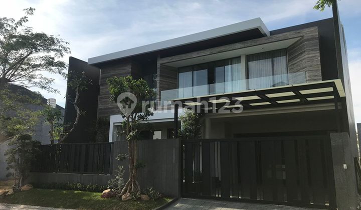 Rumah Istimewa Citraland Furnished SHM di Newton Hill, Surabaya 1