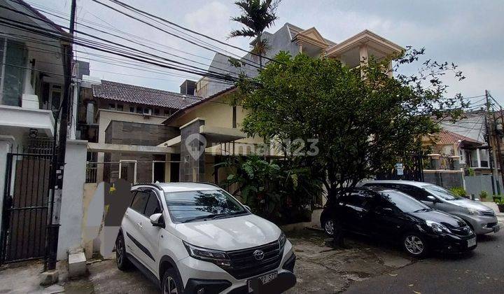 Rumah kebayoran baru, 3lantai, 13 kamar kost, dekat Univ Moestopo 1