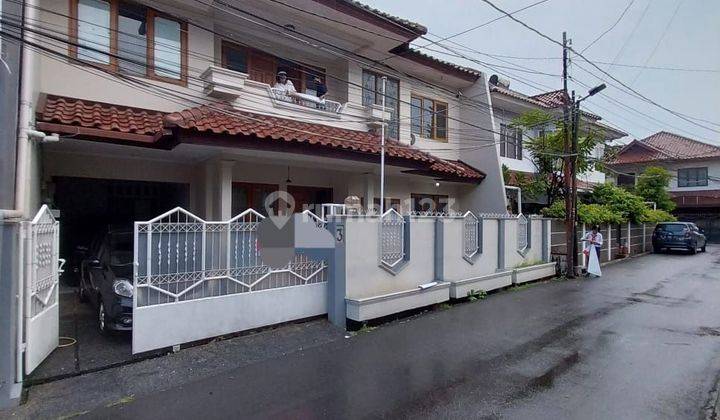 Rumah apik, siap huni, ceiling tinggi akses toll Simatupang 400m 1