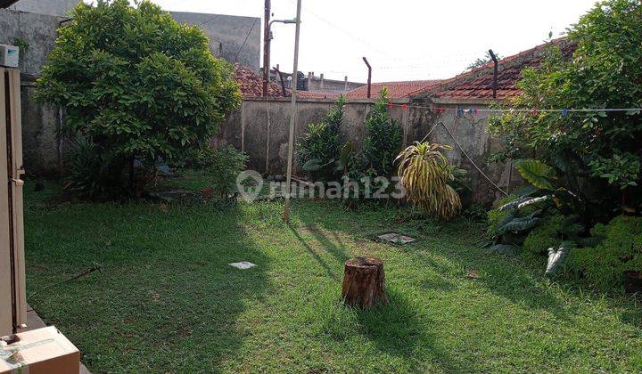 Rumah lama, terawat, lebar muka 28 meter lokasi belakang Permata Hijau 2