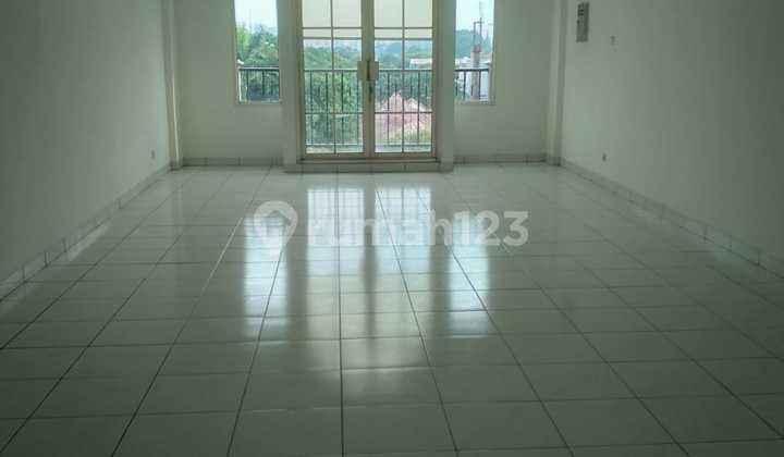 4.5-Story Shophouse with Elevator, Good Condition, Neat, Ready to Use in Pondol Indah Area 2