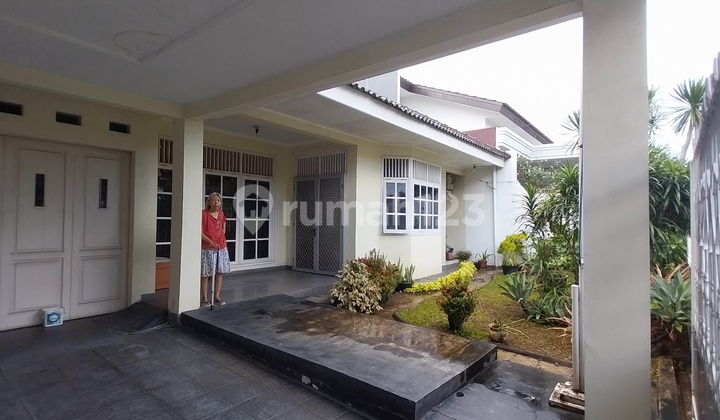 South Jakarta House Ready to Occupied Minimal Renovation